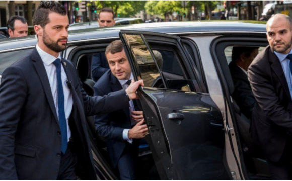 Tổng thống Pháp Macron bị tát vào mặt khi tiếp xúc với dân
